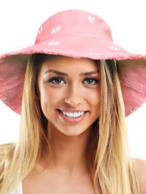 Bucket Hat with Daisy Motifs