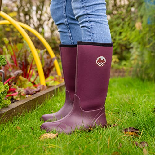 Insulated Rubber Knee-High Wellies