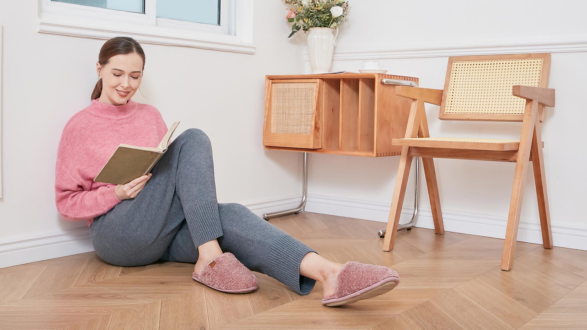 Cosy Shearling Memory Foam Slippers